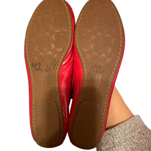 COACH PATENT LEATHER FLATS - Picture 3 of 6